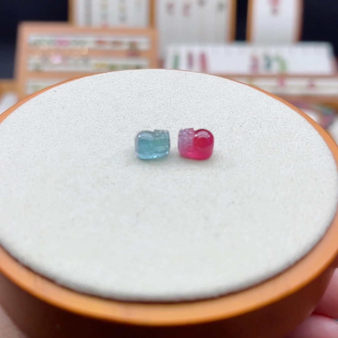 【闪购商品】碧玺吊坠(不含链)未镶嵌战***?