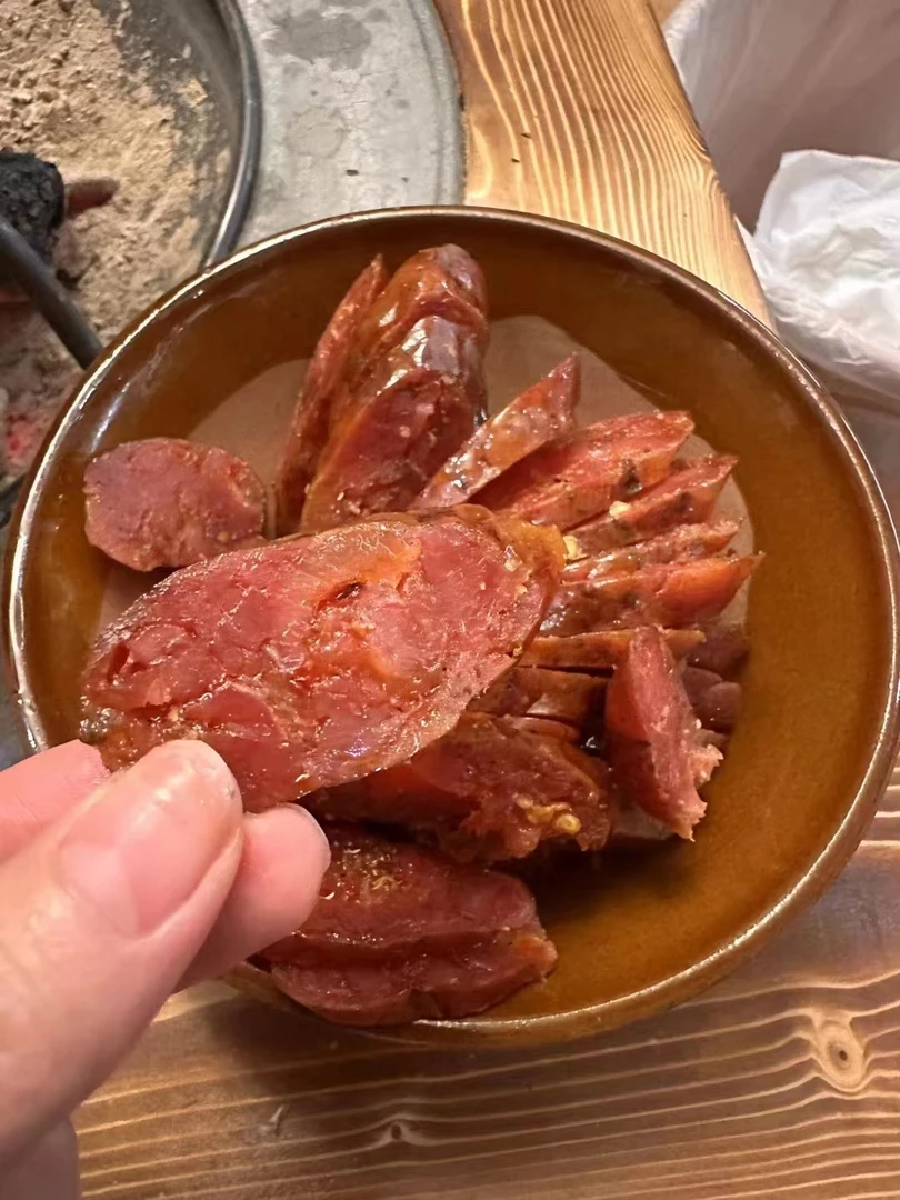 正宗麻辣香肠湖北恩施特产农家手工制作柴火烟熏香肠