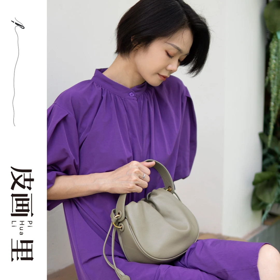 ins时尚小众设计单肩纯色斜跨包头层牛皮简约休闲百搭手提云朵包