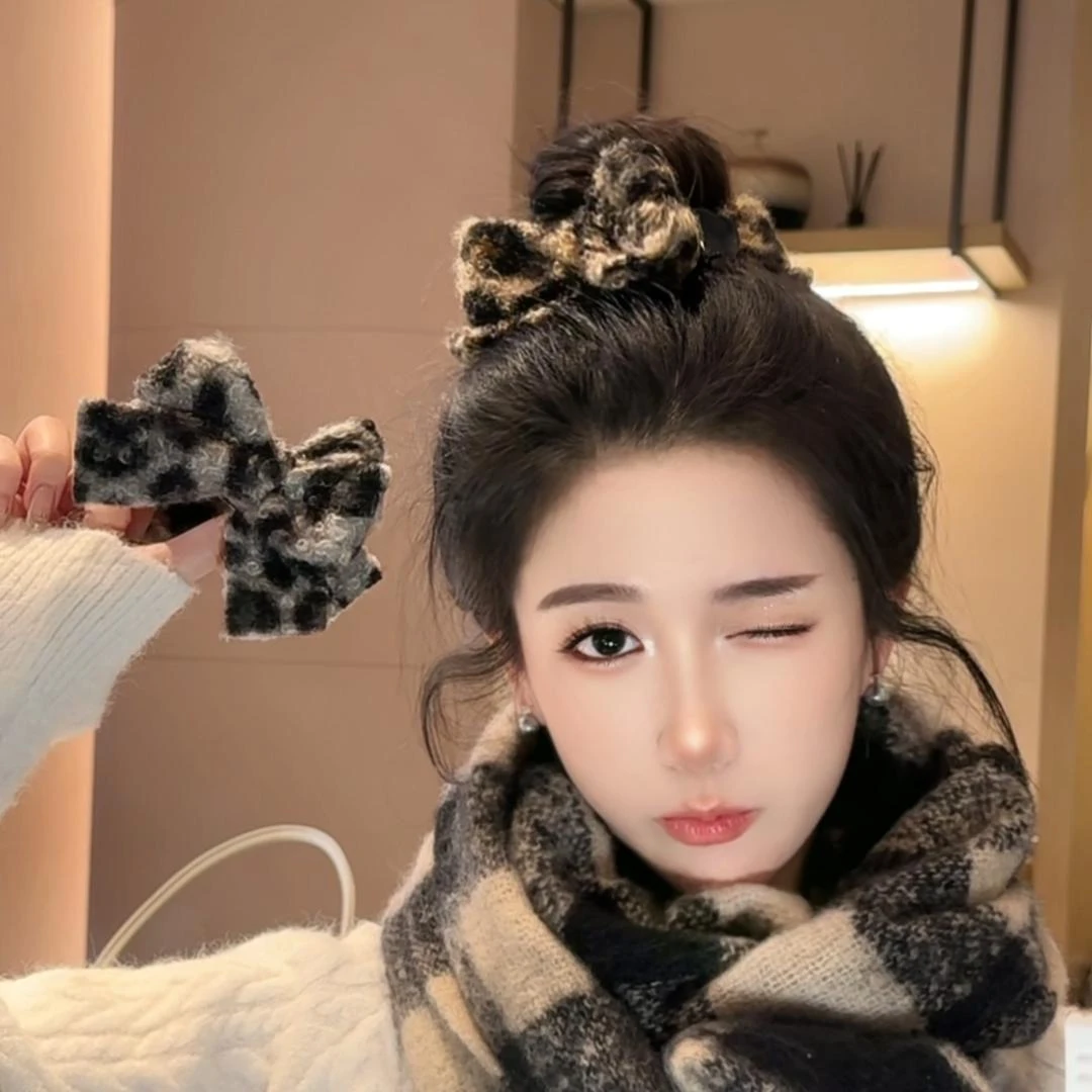豹纹蝴蝶结发夹女后脑勺夹子高级感毛绒顶夹喷泉高马尾丸子头抓夹