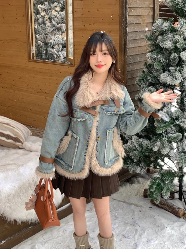 大码女装复古毛毛拼接牛仔秋冬外套女高级感通勤牛仔棉服女