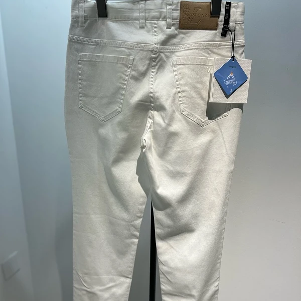 【触感】VRTCAZE威驰男士直筒百搭莱赛尔棉质白色简约修身牛仔裤