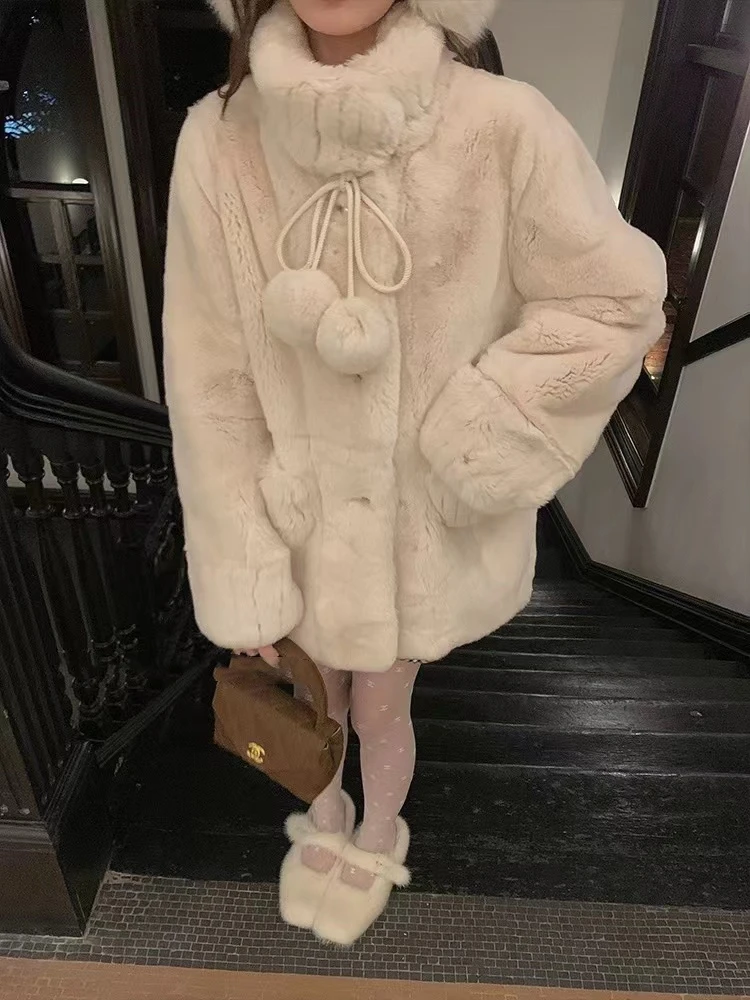 【交个朋友专属】冬季新款甜美减龄毛球短外套YT 6631