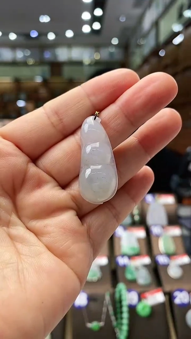 【闪购商品】翡翠颈饰未镶嵌福豆