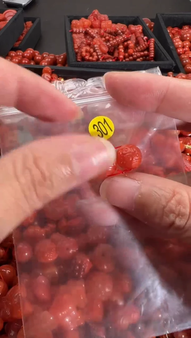 【闪购商品】南红玛瑙颈饰未镶嵌1