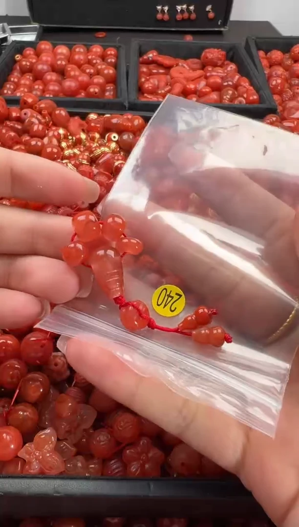 【闪购商品】南红玛瑙颈饰未镶嵌1