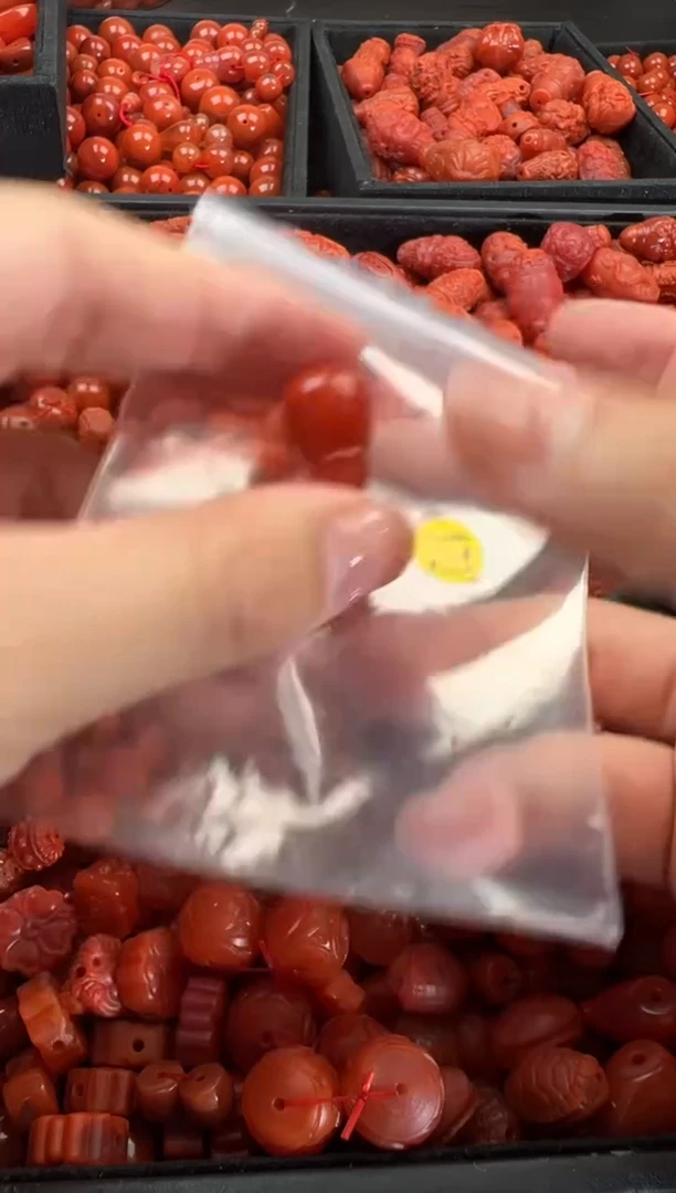 【闪购商品】南红玛瑙颈饰未镶嵌1
