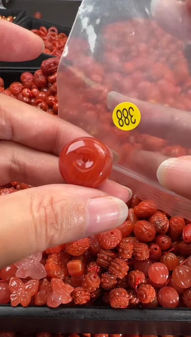 【闪购商品】南红玛瑙颈饰未镶嵌1