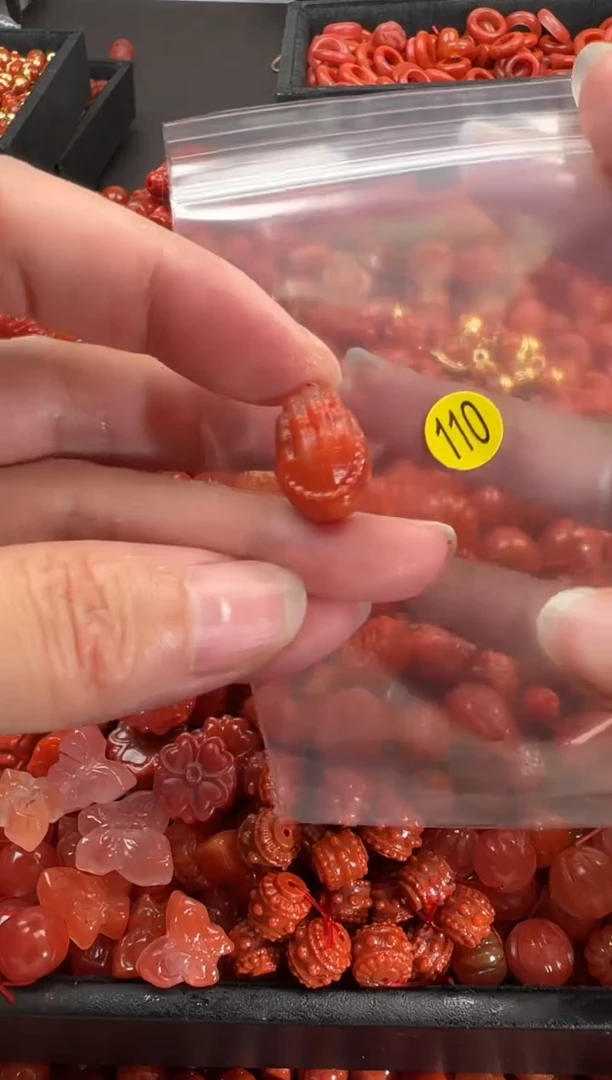 【闪购商品】南红玛瑙颈饰未镶嵌1