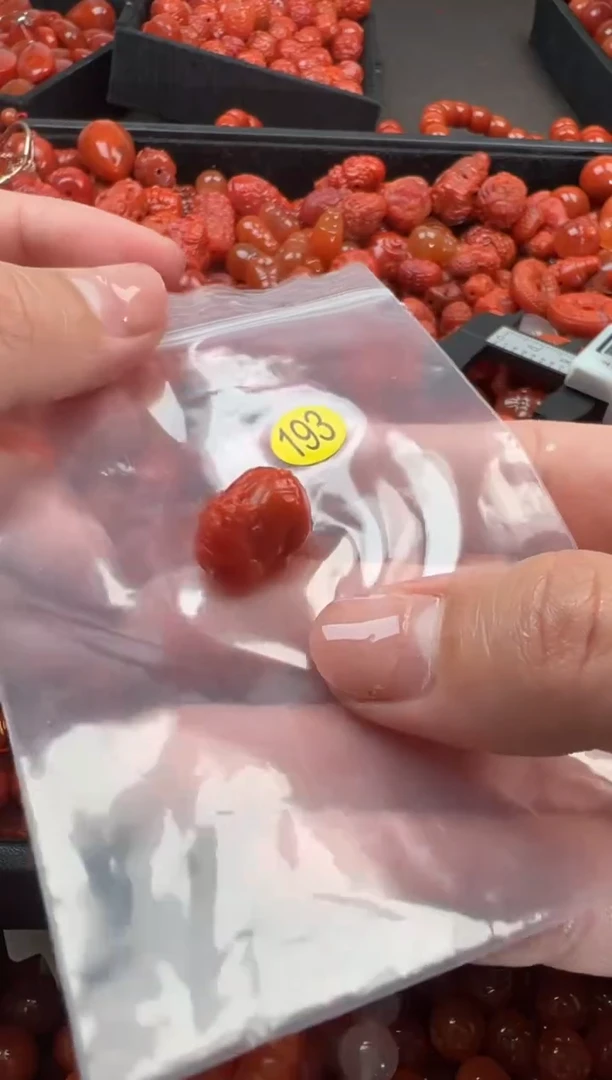 【闪购商品】南红玛瑙颈饰未镶嵌1