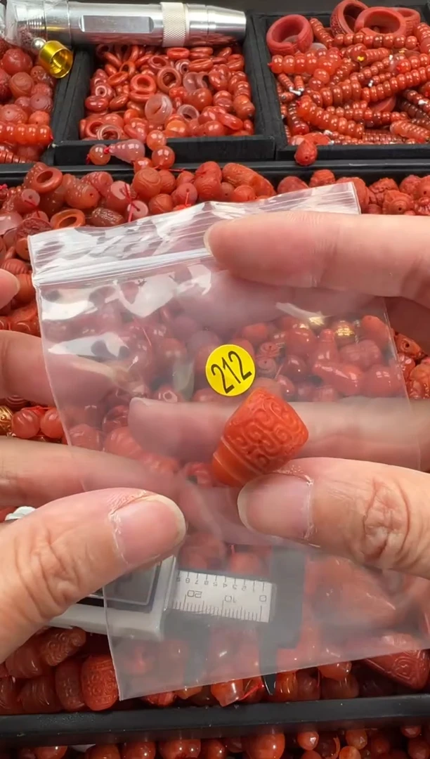 【闪购商品】南红玛瑙颈饰未镶嵌1
