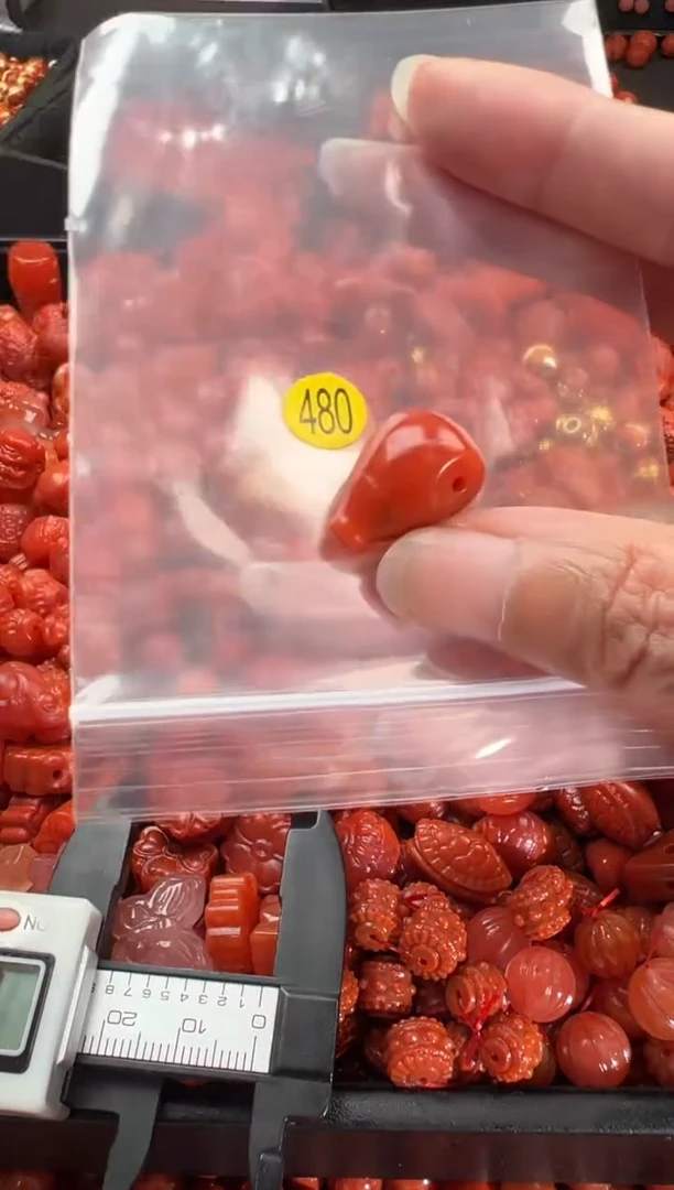 【闪购商品】南红玛瑙颈饰未镶嵌1