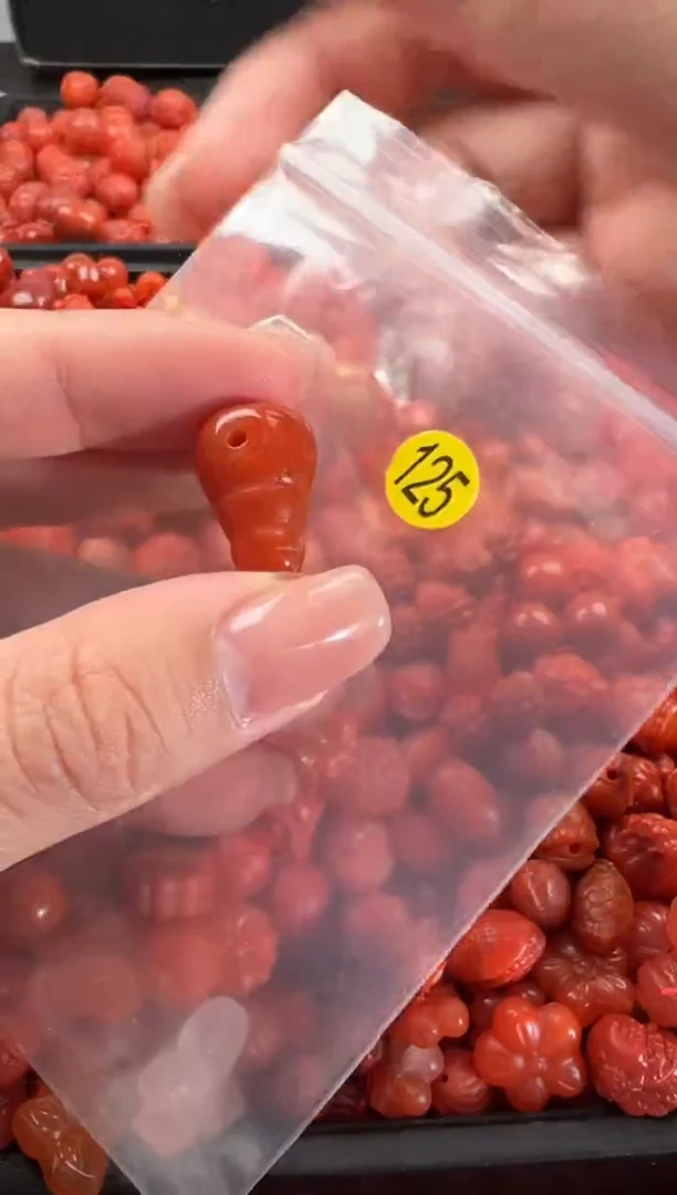 【闪购商品】南红玛瑙颈饰未镶嵌1