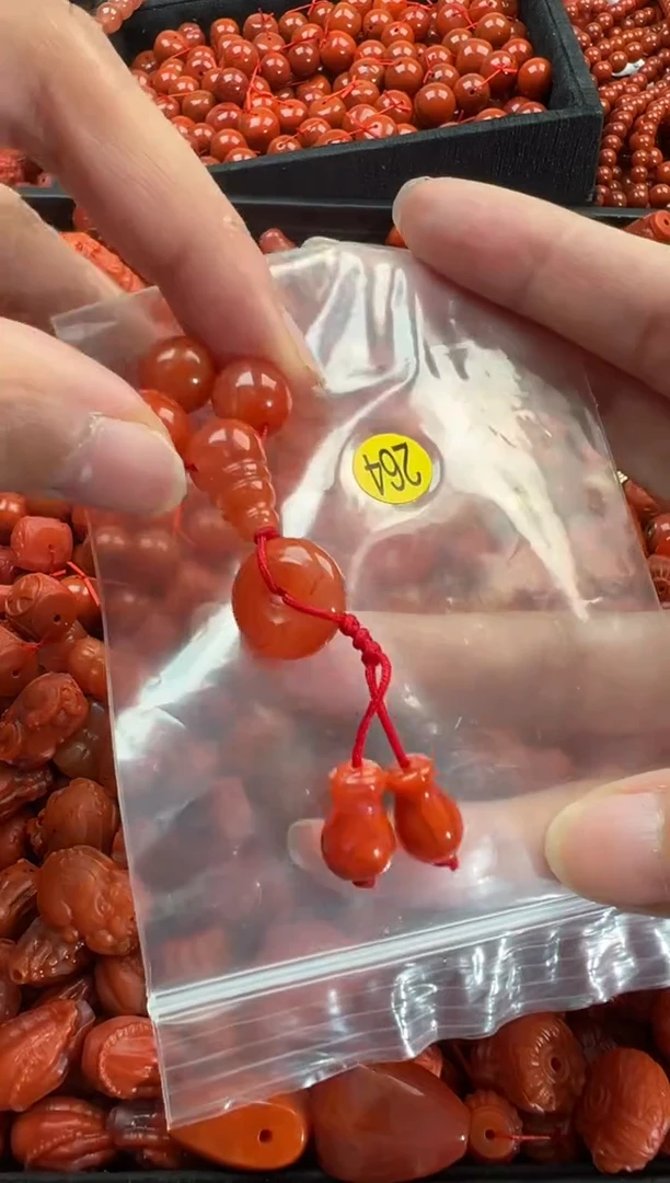 【闪购商品】南红玛瑙颈饰未镶嵌1
