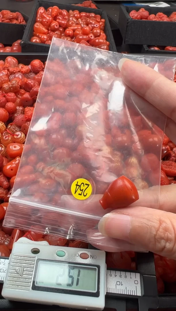 【闪购商品】南红玛瑙颈饰未镶嵌1