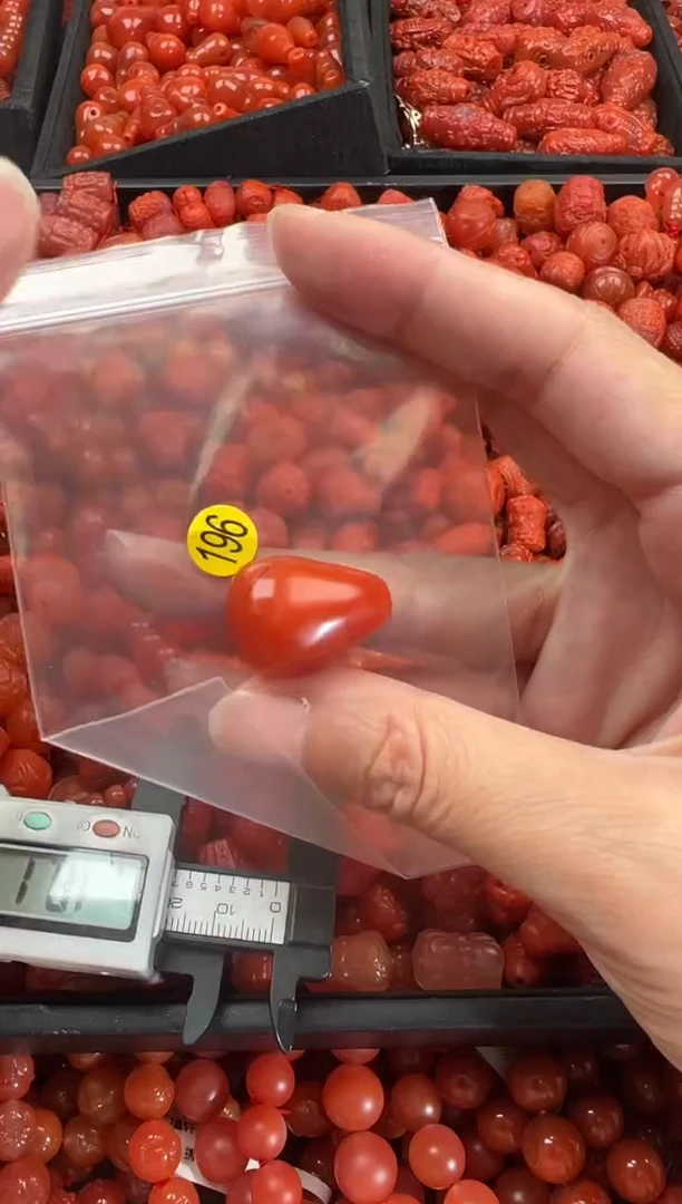 【闪购商品】南红玛瑙颈饰未镶嵌1