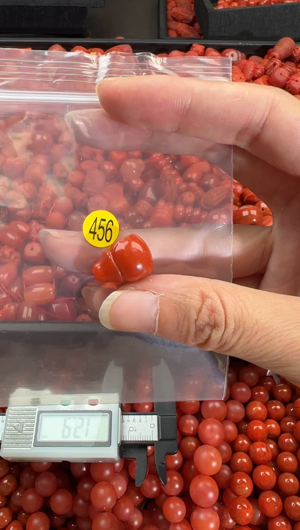 【闪购商品】南红玛瑙颈饰未镶嵌1