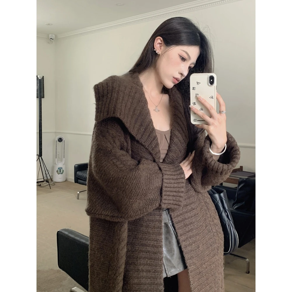 大码微胖复古慵懒气质大翻领中长款毛衣外套粗麻花针织开衫
