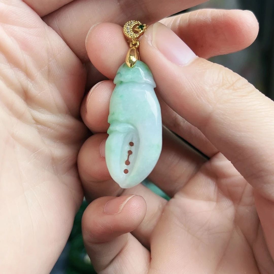 翡翠颈饰未镶嵌吊坠