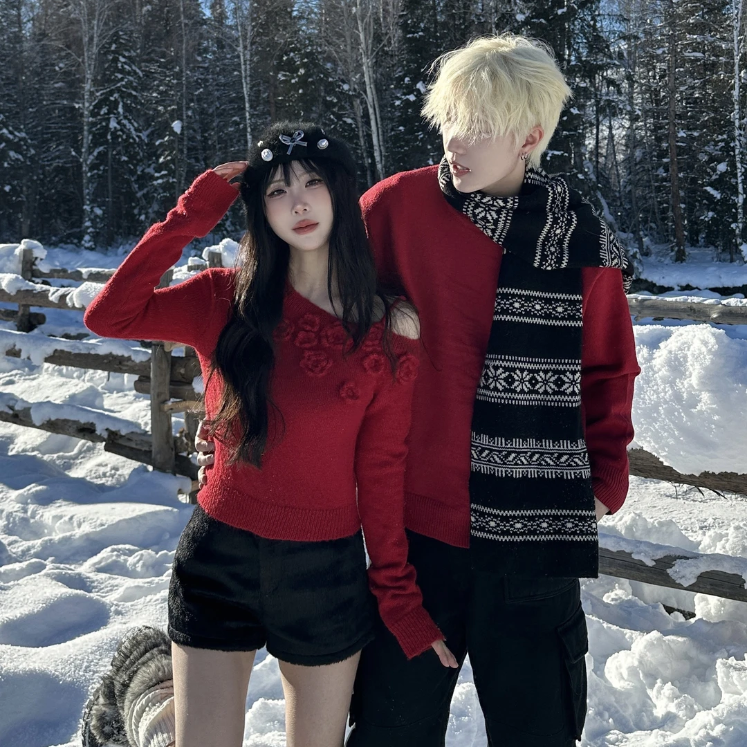 情侣装2024新款圣穿搭露肩手工勾花重工女针织衫跨年宽松法式毛衣