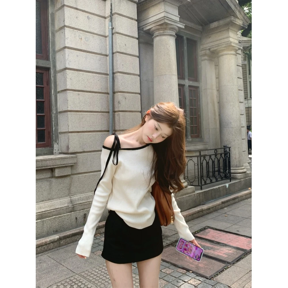 小心机斜肩系带针织衫女装秋季2024新款修身显瘦甜辣妹长袖上衣潮