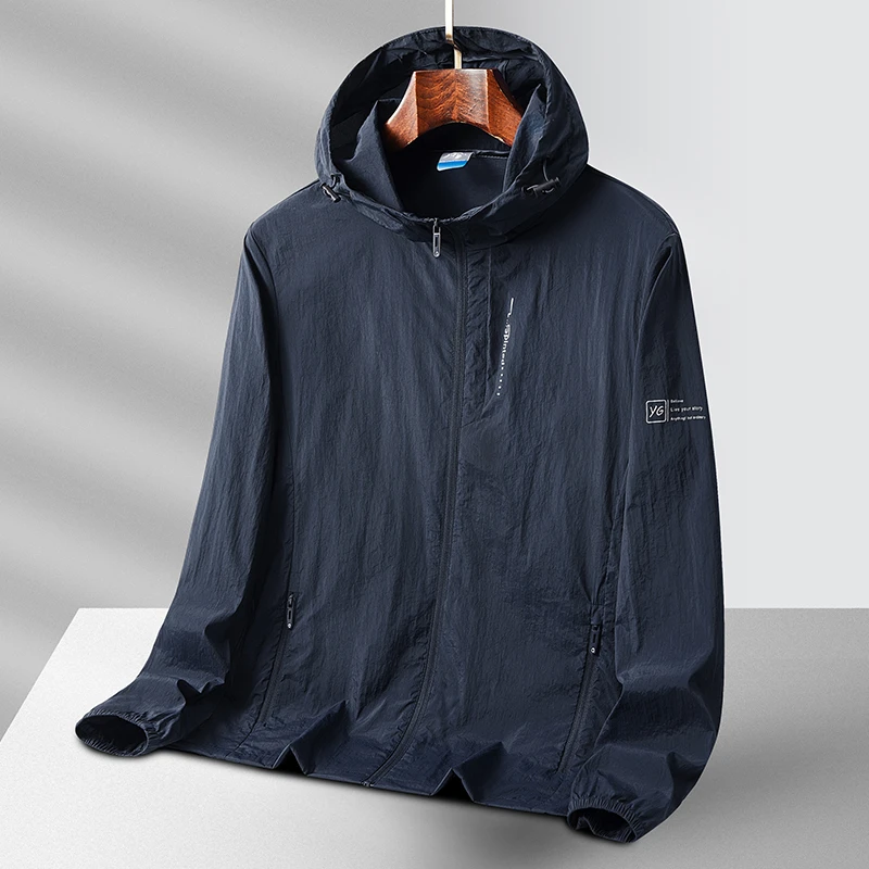 夏季新款大码轻薄透气防晒防水风衣男士运动纯色宽松休闲连帽外套