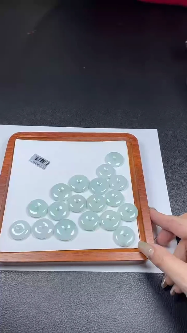 【闪购商品】翡翠吊坠未镶嵌多样性发1个H2