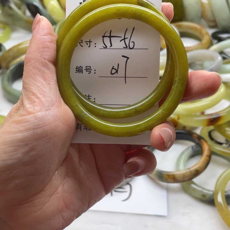 【闪购商品】蛇纹石玉手镯未镶嵌