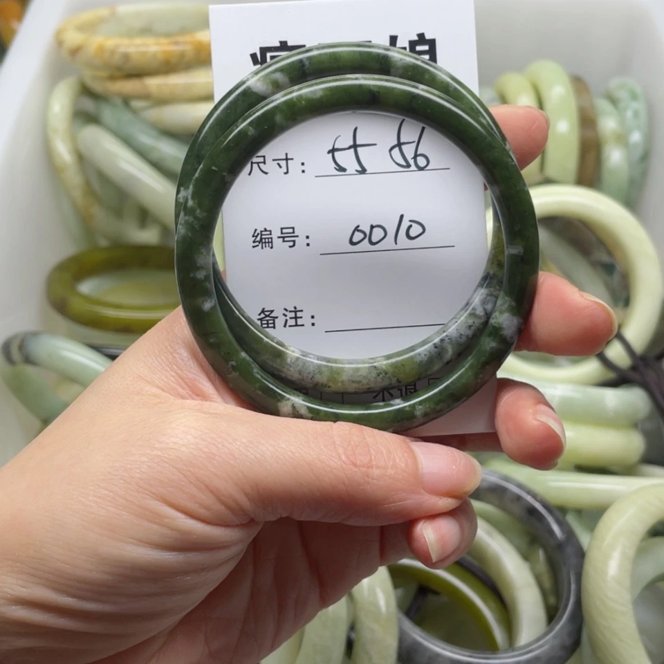 【闪购商品】蛇纹石玉手镯未镶嵌