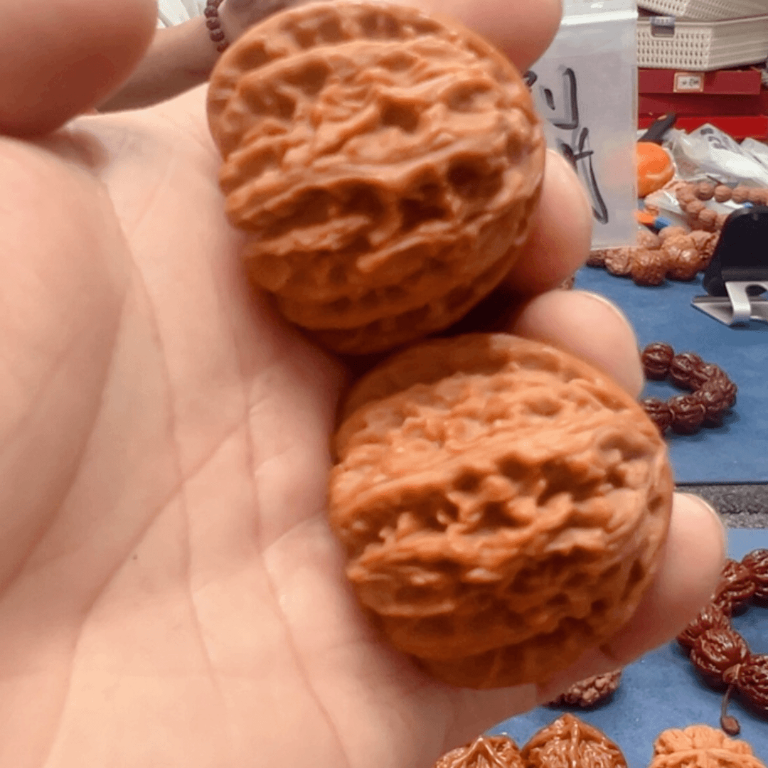 【闪购商品】文玩核桃把件三角白狮子头41