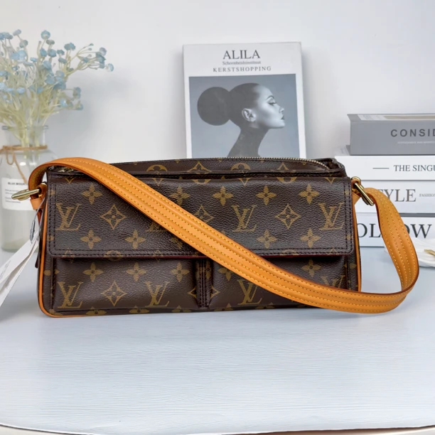 95新 LouisVuitton/路易威登 lv中古小号骆驼包包单肩/成色好