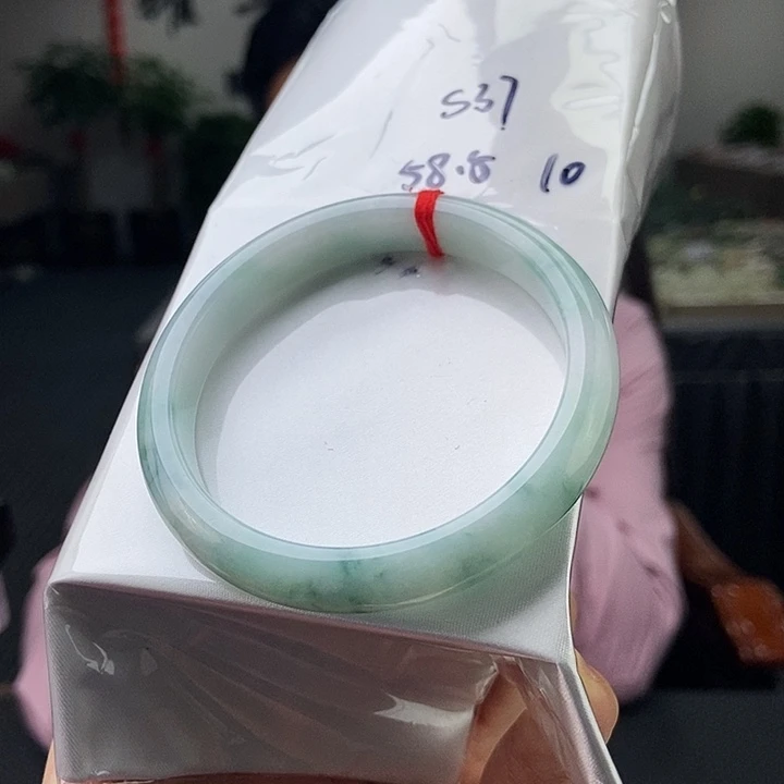 翡翠手镯未镶嵌拍一发一