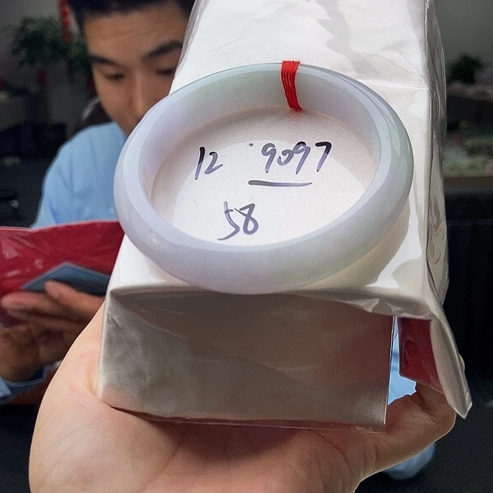 翡翠手镯未镶嵌拍一发一