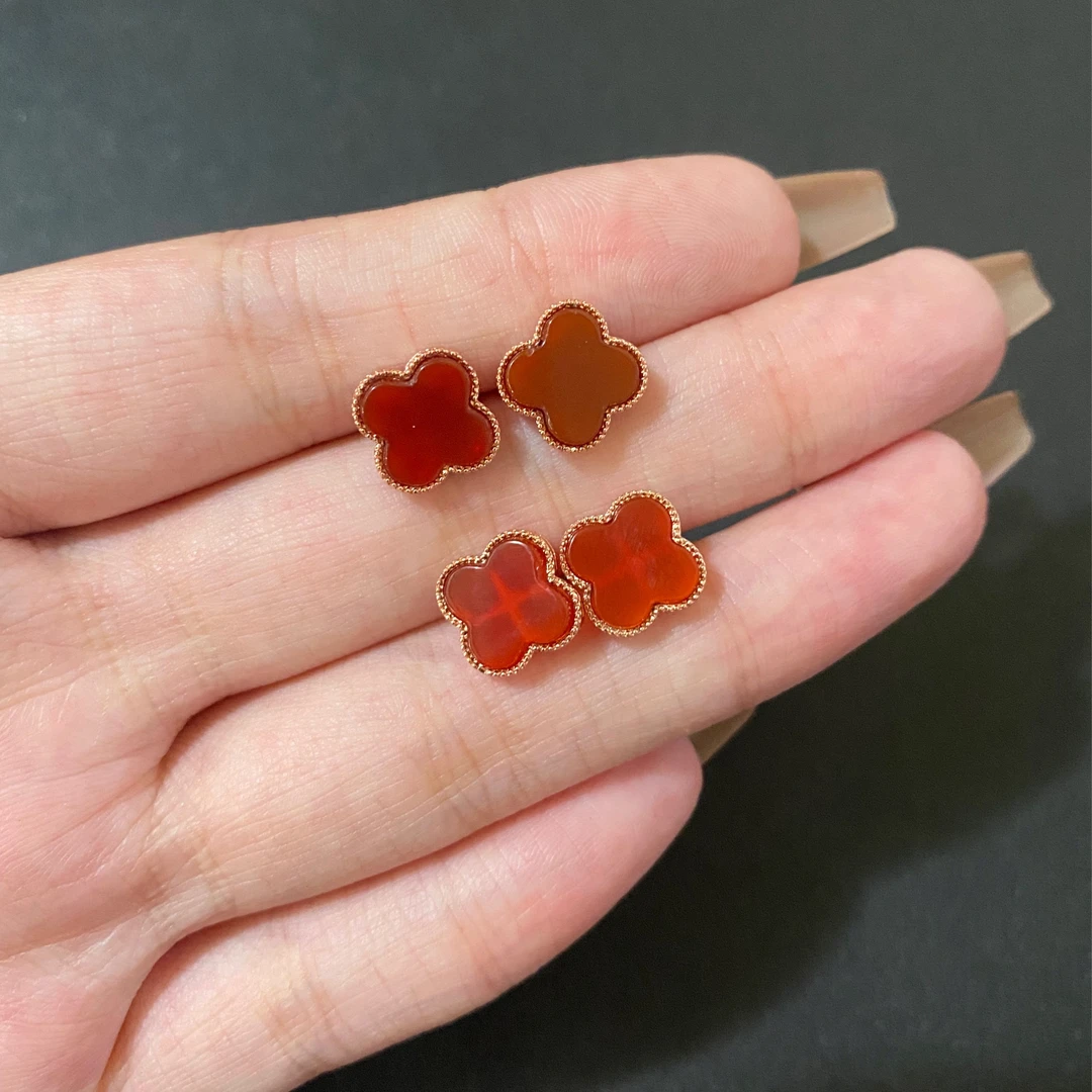 【耀华珠宝】天然高冰马达加斯加玉髓四叶草耳钉多样性拍一对发一对