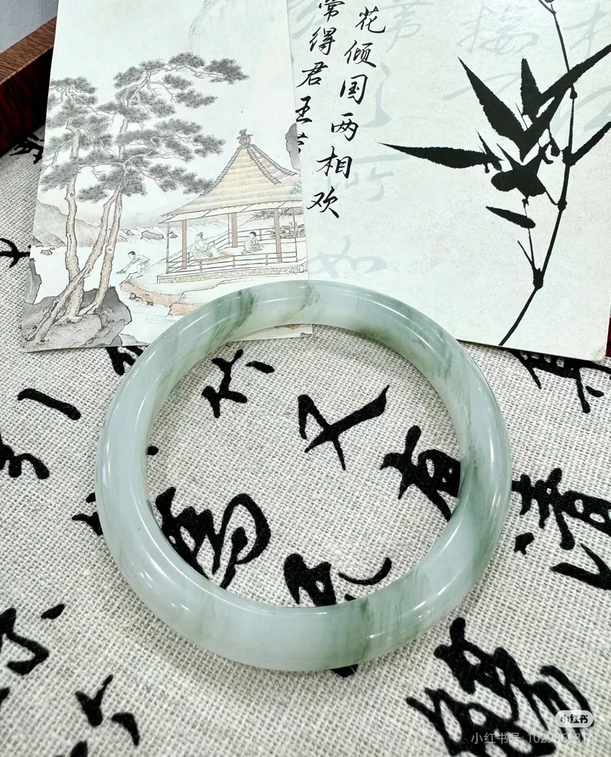 天山翠手镯石英质玉多样性发货（轻微色差，实物为准）编号：162