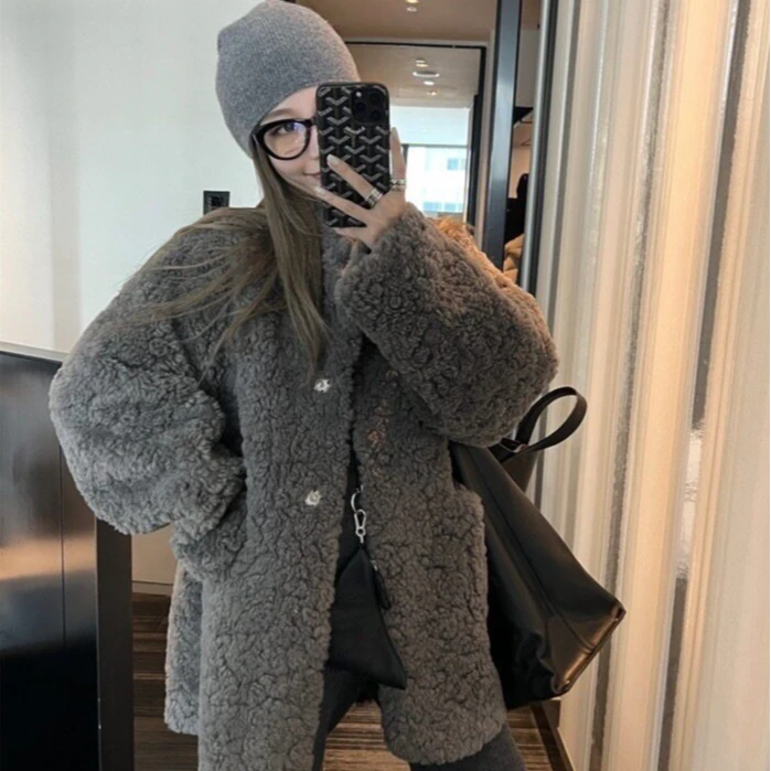 2024冬季新款慵懒感中长款皮毛一体加厚宽松环保毛毛女外套羊羔绒