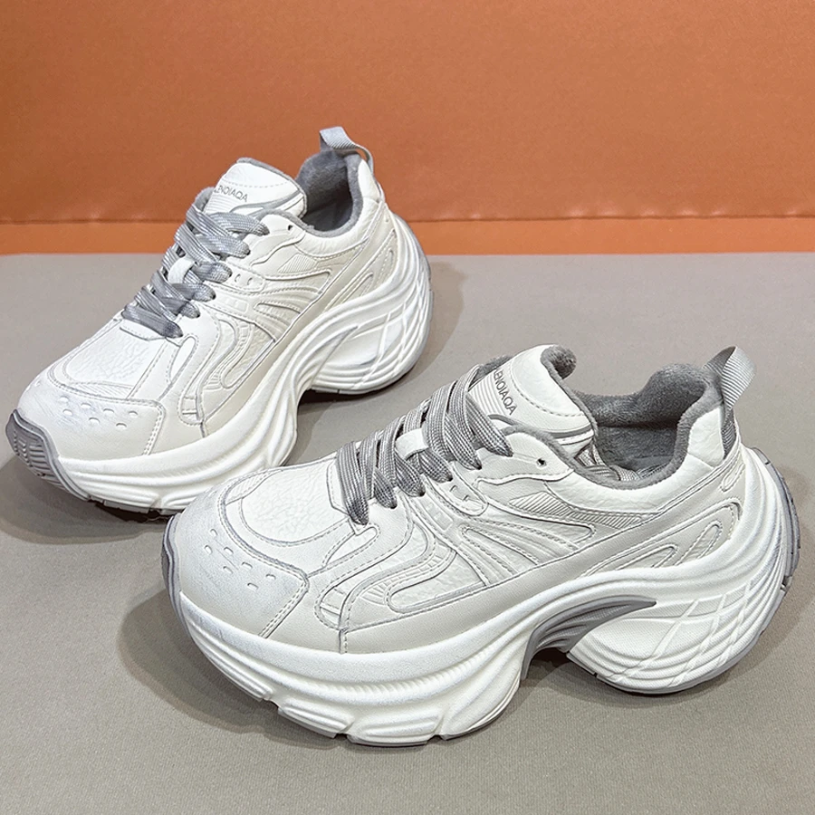 春秋小白鞋女2025新款爆款冬季厚底增高松糕鞋真皮做旧脏脏老爹鞋