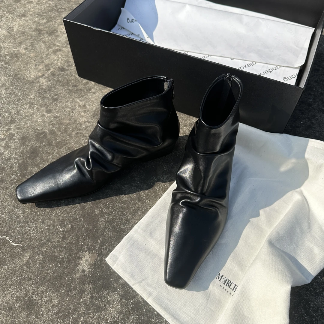 24新款秋冬保暖潮流方头法式粗跟皱女鞋4cm百搭时尚英伦时装靴