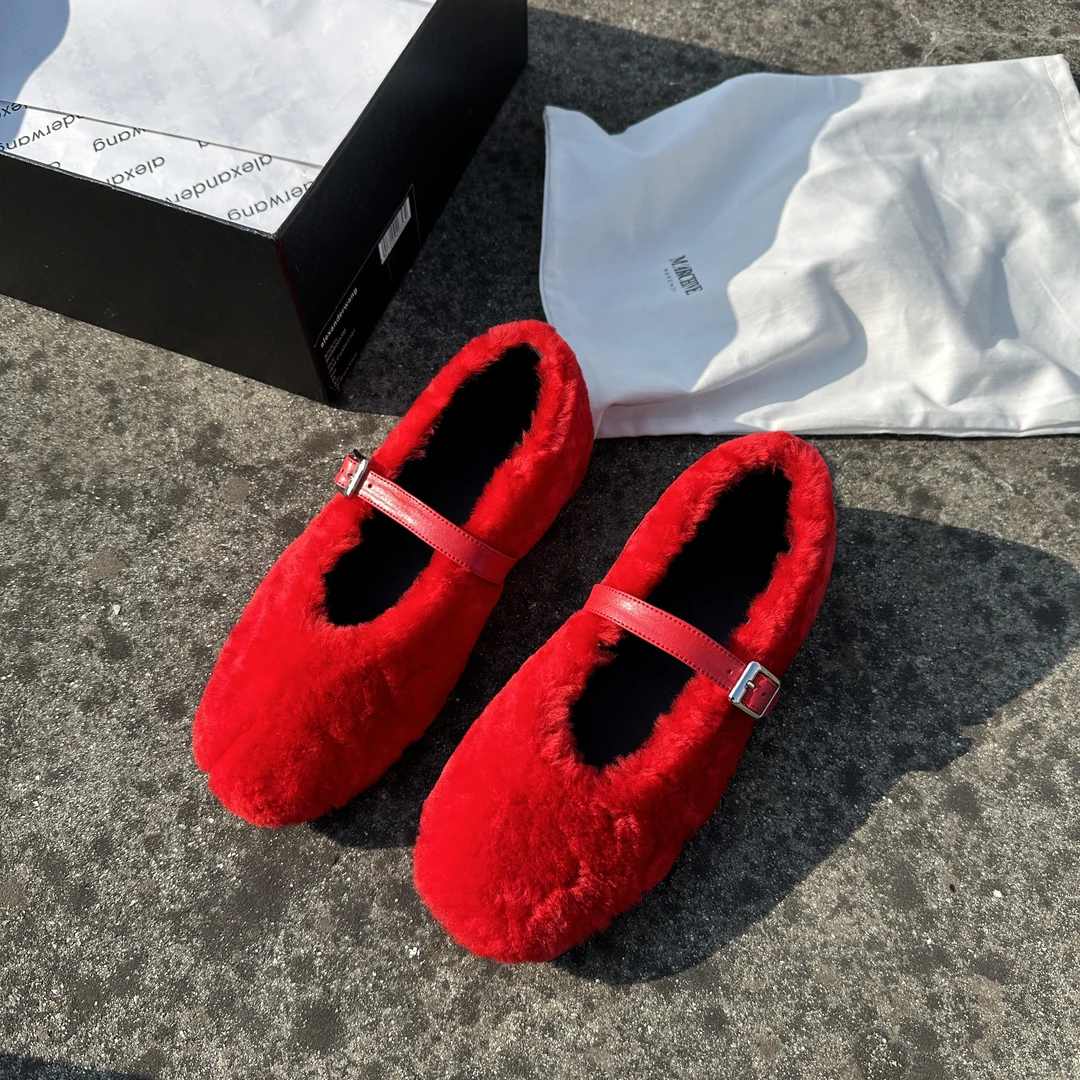 皮毛一体饱满防止温度流失保暖绒毛防雪隔冷防寒真羊羔露丝同款