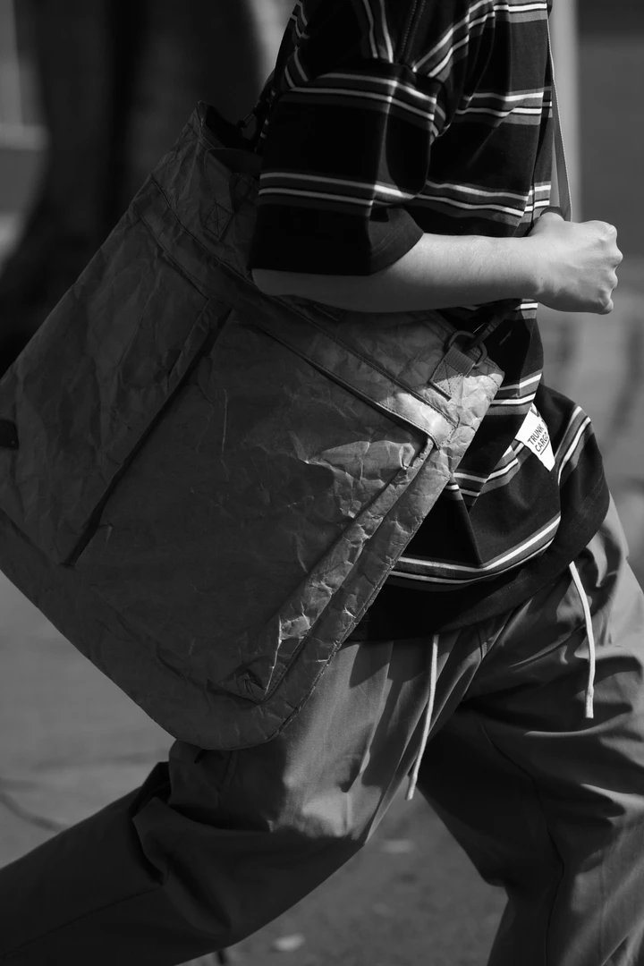 B048-BY shoulder bag 大容量通勤斜挎包