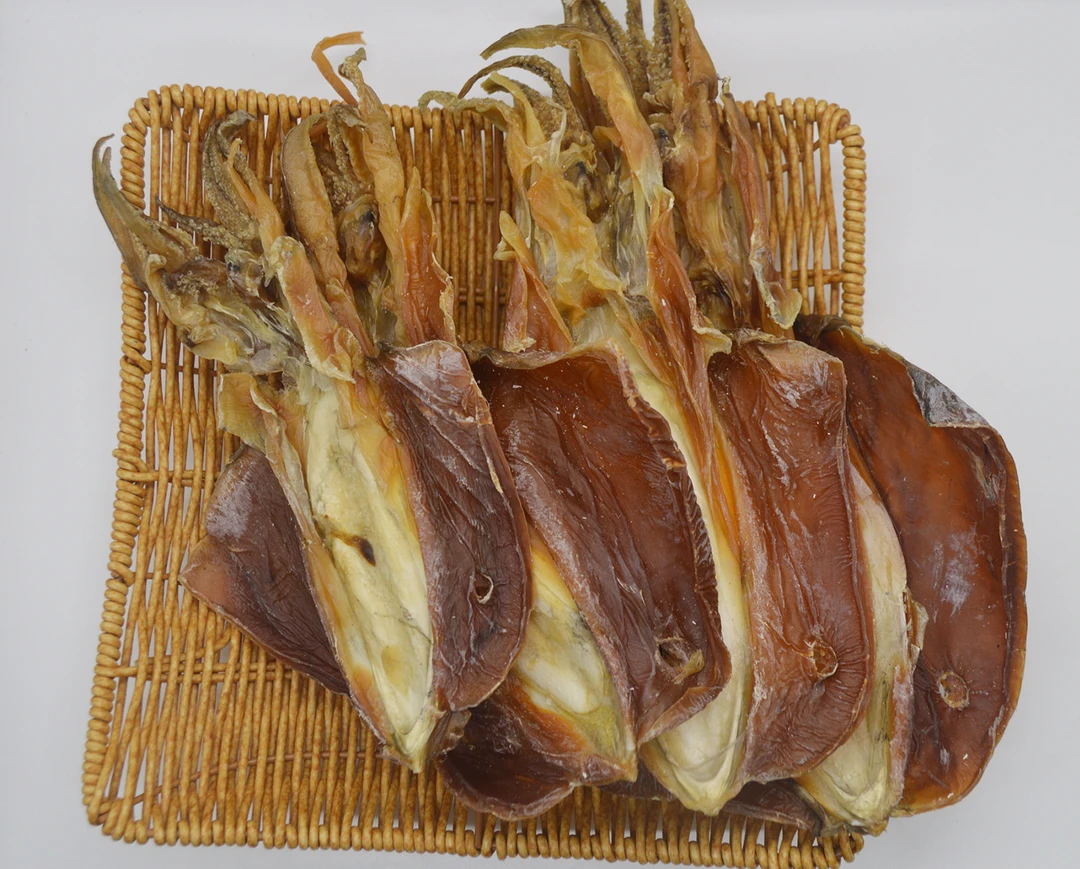 船吊晒血墨鱼干   淡晒无盐晾晒