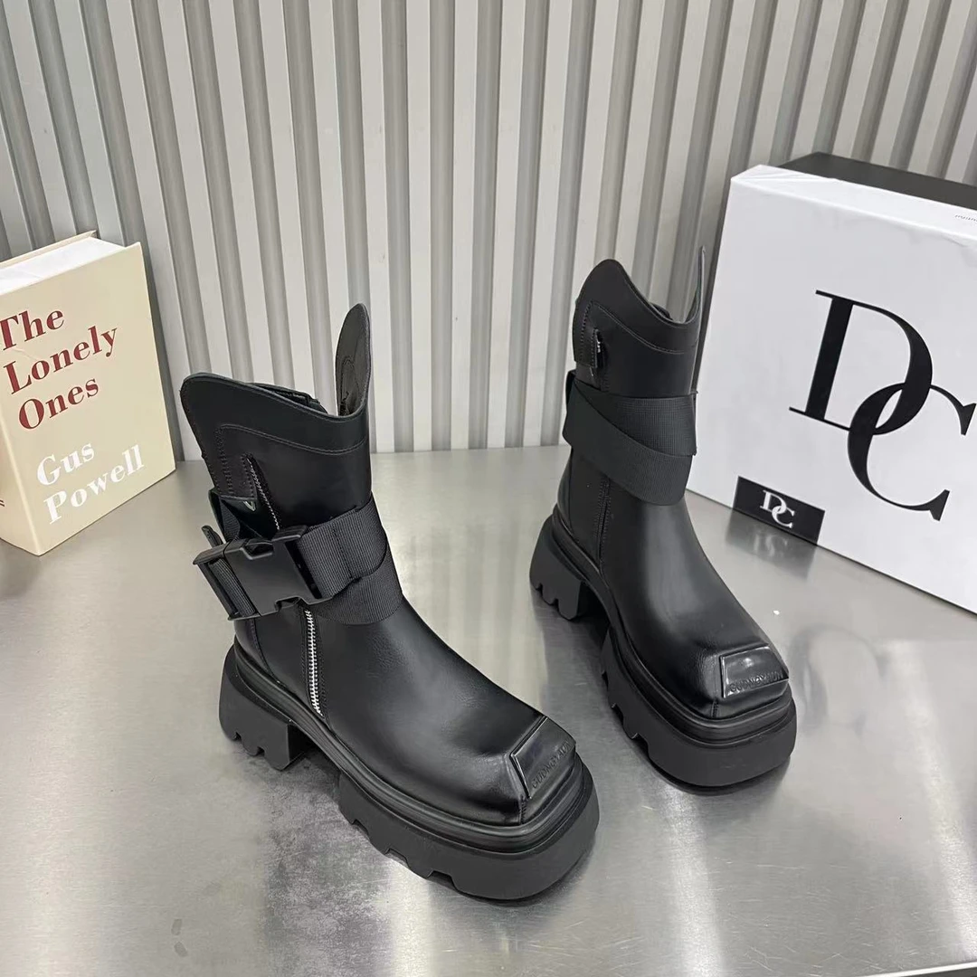 欧洲站2024秋季新款方头粗跟透气高级感小短靴子女鞋复古马丁靴女