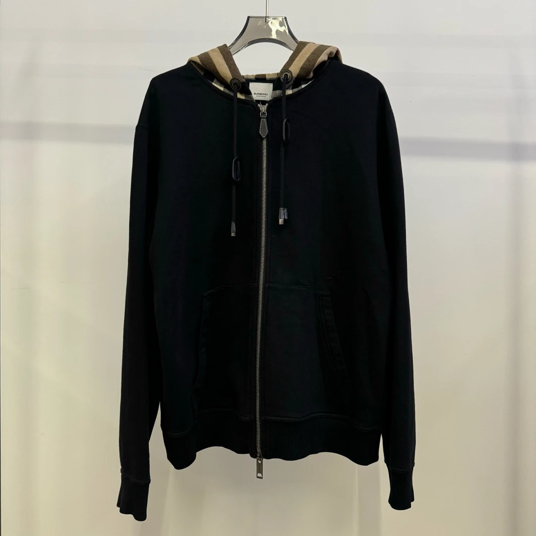 Burberry/博柏利/黑色连帽外套 S码 99新 GM001253