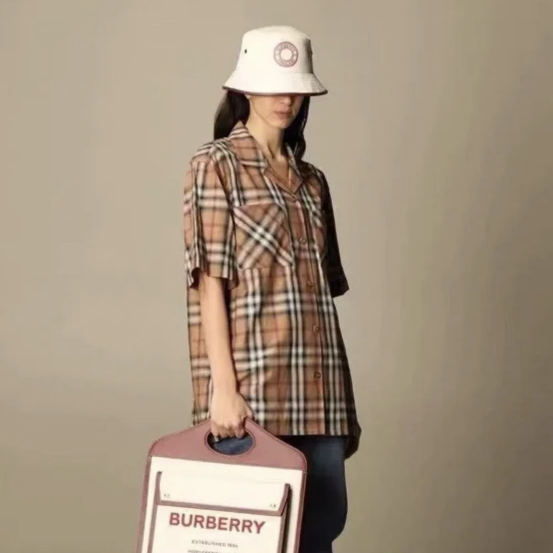 burberry/博柏利/经典格纹短袖衬衫 uk6码 99新 GM001388