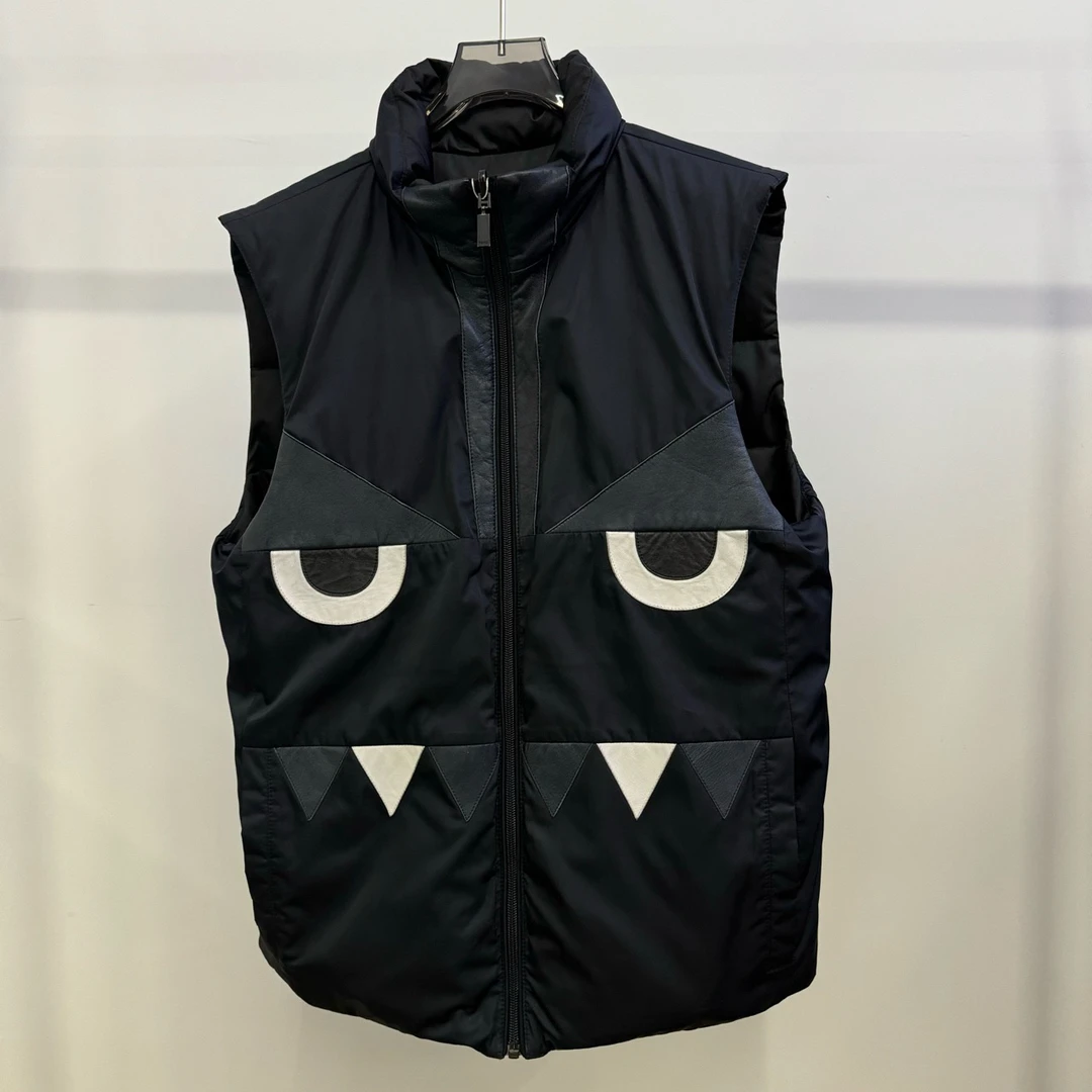 Fendi/芬迪/黑色小怪兽两面穿马甲 46码 99新 GM001193