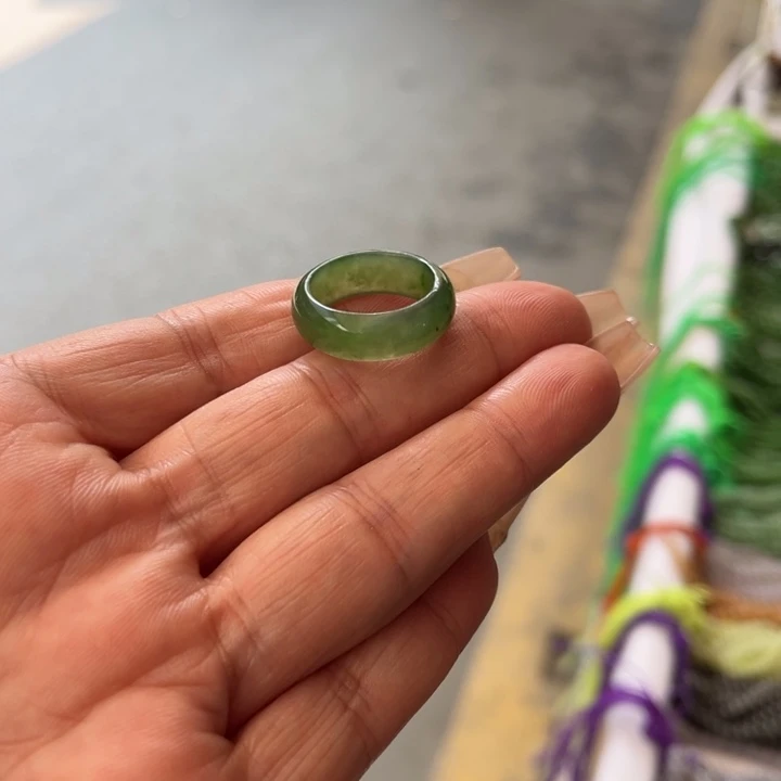 和田玉戒指未镶嵌东****?