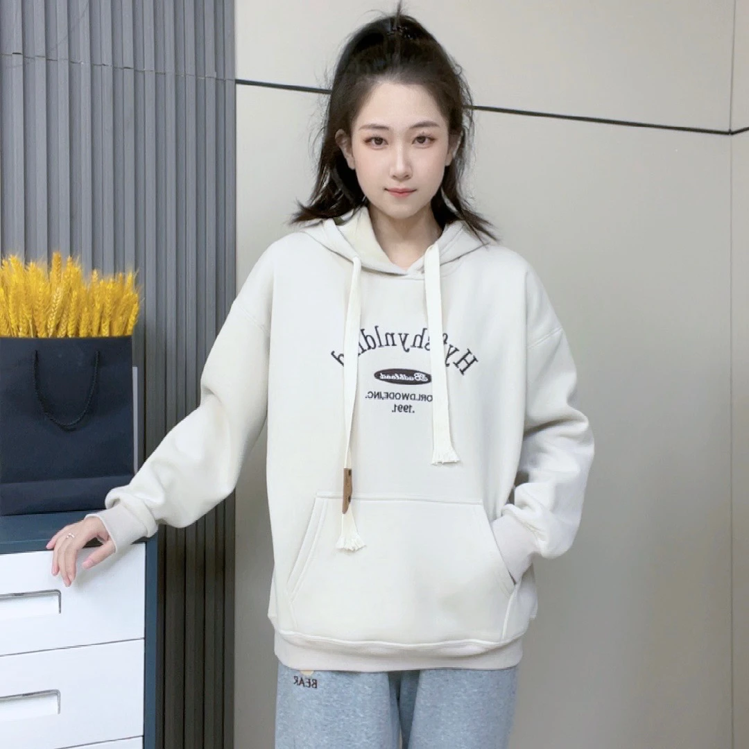 【美美轻奢】秋冬新款时尚百搭休闲宽松字母刺绣连帽加绒口袋女卫衣