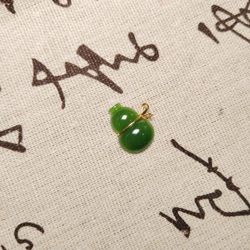 约13*18mm碧玉葫芦18K金镶嵌吊坠