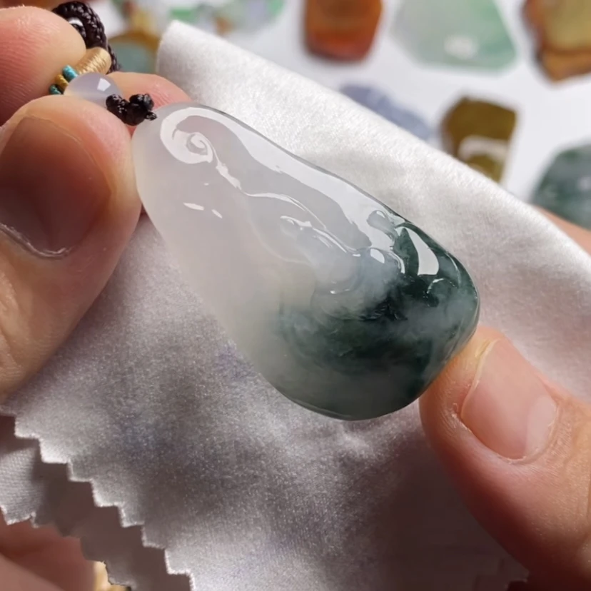 冰飘花翡翠悟道挂件