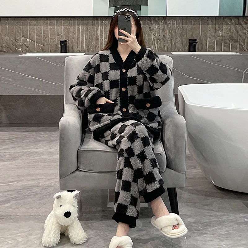 珊瑚绒加绒格子睡衣女款秋冬季宽松简约法兰绒两件套可外穿家居服